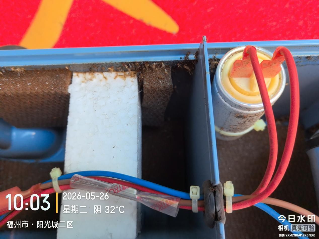 制氧机电容与接线槽除尘检查